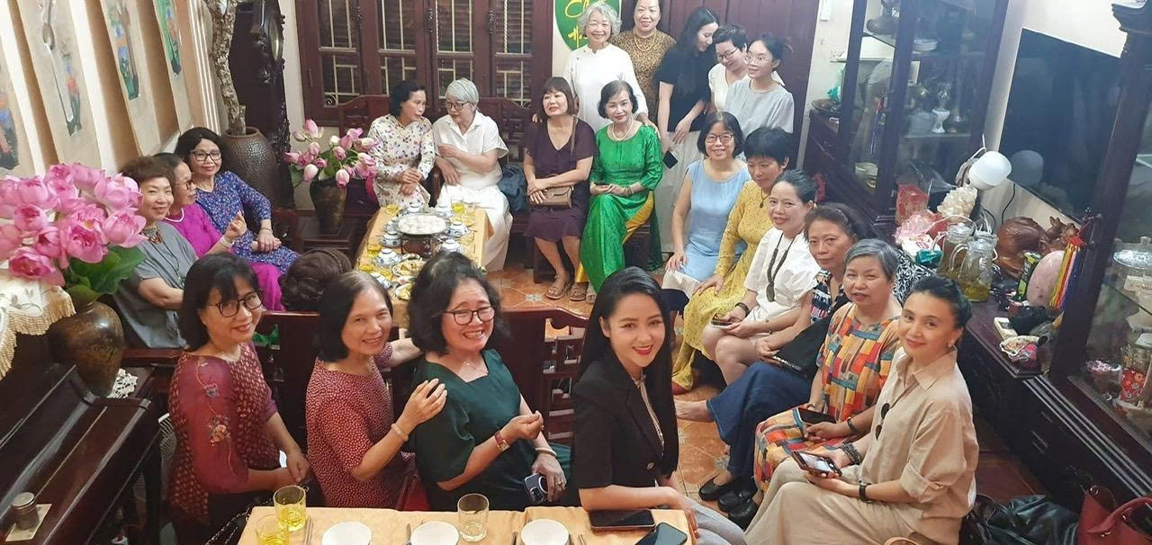 Một cuộc gặp tình nghĩa trăm năm