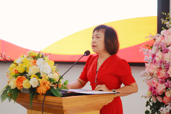 Chánh Văn phòng Hội Nữ trí thức Việt Nam công bố Quyết định thành lập Chi hội Nữ trí thức trường Đại học Phenikaa