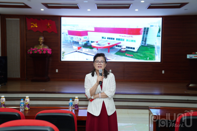 Bà Lê Thị Khánh Vân, Nguyên Phó Cục trưởng Cục Thông tin KH&CN Quốc gia, Bộ KH&CN, Giám đốc Trung tâm Ứng dụng KHCN và Khởi nghiệp, Hội Nữ TTVN phát biểu khai mạc.
