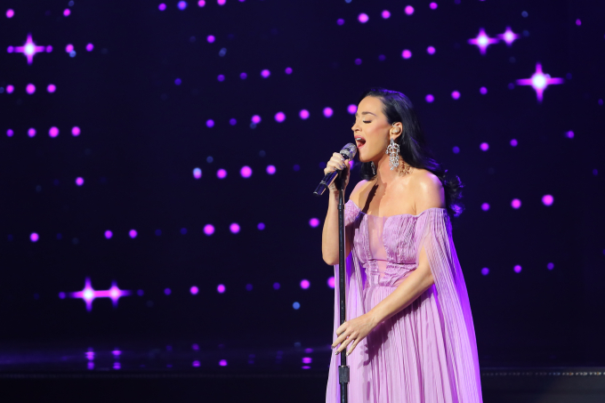 Nữ ca sĩ Katy Perry biểu diễn tại lễ trao giải